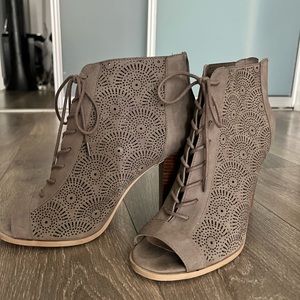 Open toe, ankle booties